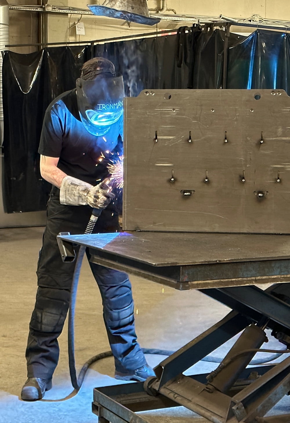 DV LaserCut er en moderne smedevirksomhed med stor fleksibilitet i produktionen.